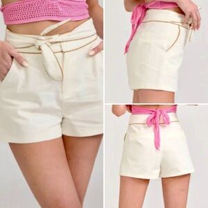 GILLI White Cotton and Tan Piping  Self Tie Belted Preppy Dress Shorts Sz L